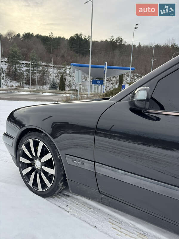 Седан Mercedes-Benz E-Class 2000 в Могилев-Подольске