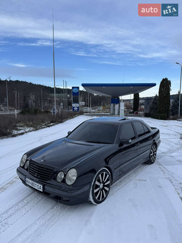 Седан Mercedes-Benz E-Class 2000 в Могилев-Подольске