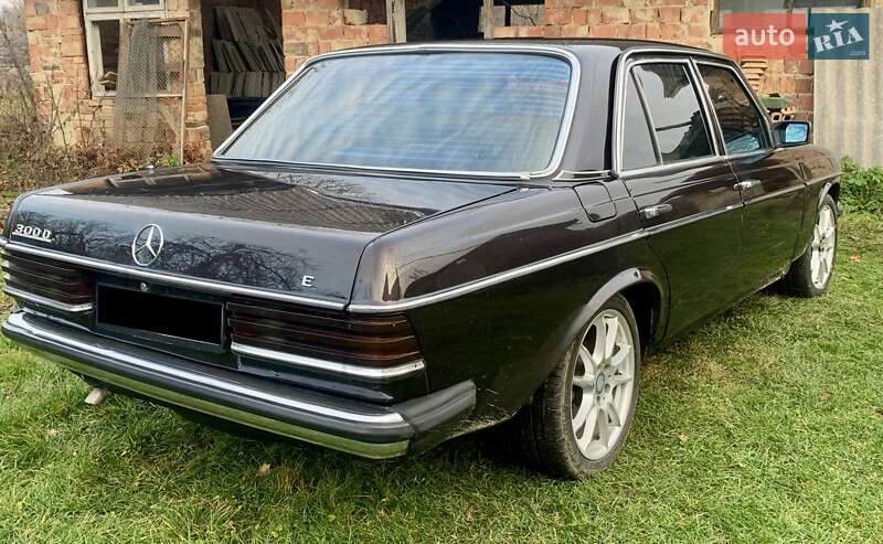 Mercedes-Benz E-Class 1981