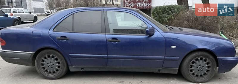 Mercedes-Benz E-Class 1998