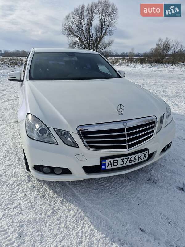 Седан Mercedes-Benz E-Class 2009 в Казатине