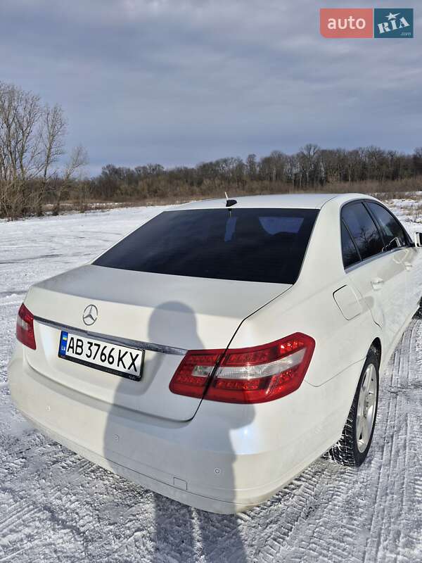 Седан Mercedes-Benz E-Class 2009 в Казатине
