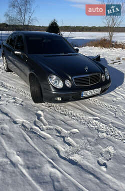 Седан Mercedes-Benz E-Class 2004 в Любомлі