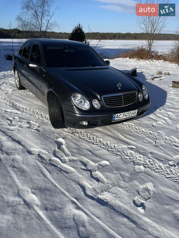 Mercedes-Benz E-Class 2004