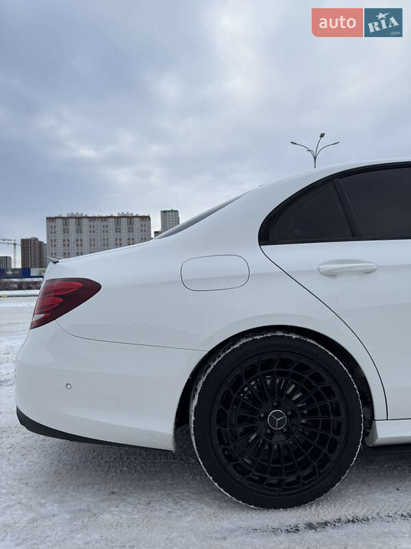 Седан Mercedes-Benz E-Class 2019 в Киеве