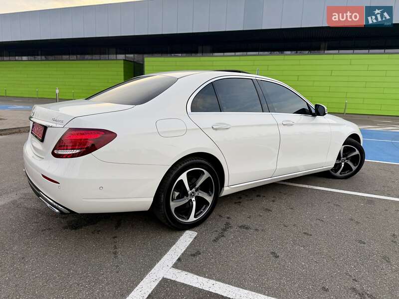 Седан Mercedes-Benz E-Class 2017 в Киеве