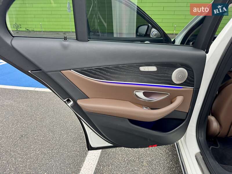 Седан Mercedes-Benz E-Class 2017 в Киеве