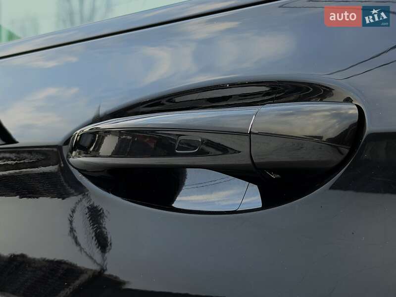 Седан Mercedes-Benz E-Class 2016 в Киеве