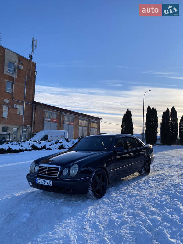 Седан Mercedes-Benz E-Class 1999 в Сумах