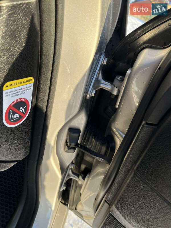 Седан Mercedes-Benz E-Class 2006 в Луцке