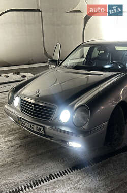 Седан Mercedes-Benz E-Class 2000 в Луцке