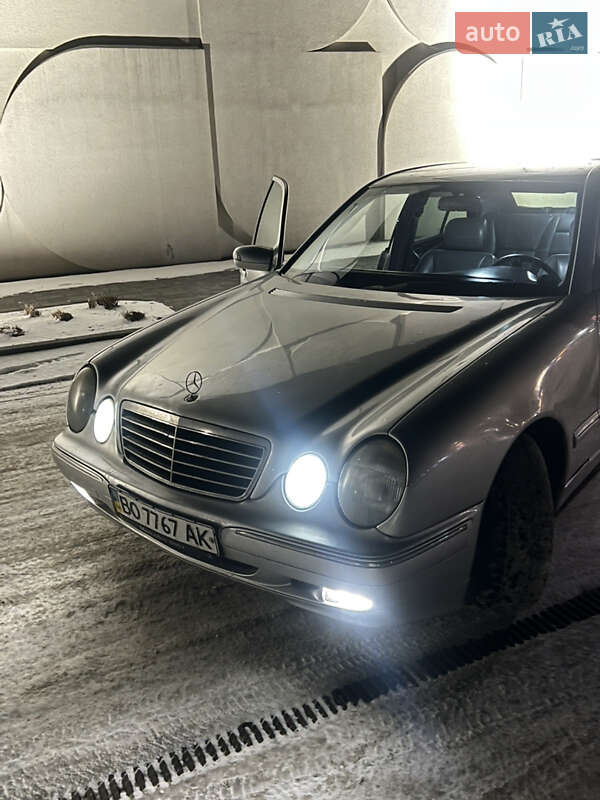 Mercedes-Benz E-Class 2000