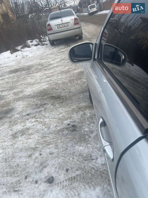 Седан Mercedes-Benz E-Class 2003 в Чернівцях