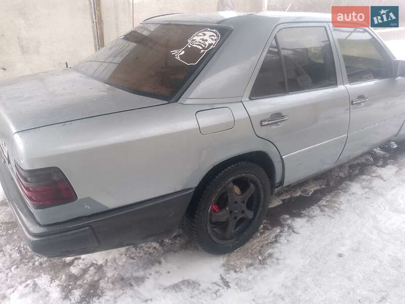 Седан Mercedes-Benz E-Class 1987 в Городке фото 5 Седан Mercedes-Benz E-Class 1987 в Городке
