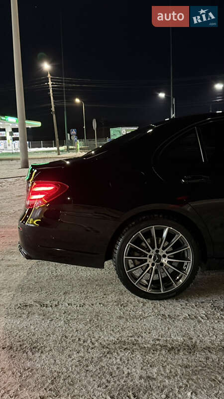 Седан Mercedes-Benz E-Class 2017 в Киеве