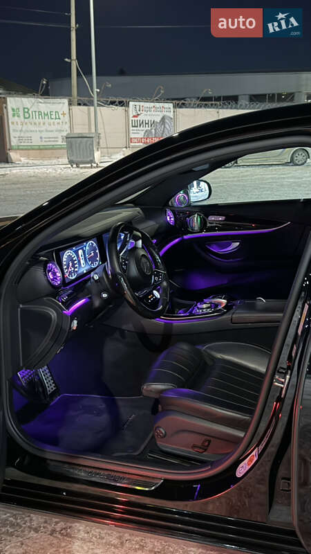 Седан Mercedes-Benz E-Class 2017 в Киеве