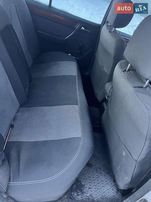 Седан Mercedes-Benz E-Class 1994 в Василькове