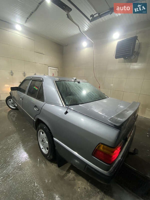 Седан Mercedes-Benz E-Class 1990 в Каменец-Подольском фото 4 Седан Mercedes-Benz E-Class 1990 в Каменец-Подольском