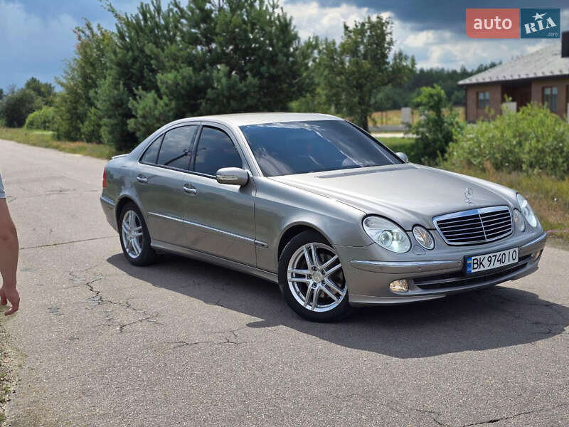 Седан Mercedes-Benz E-Class 2005 в Киеве