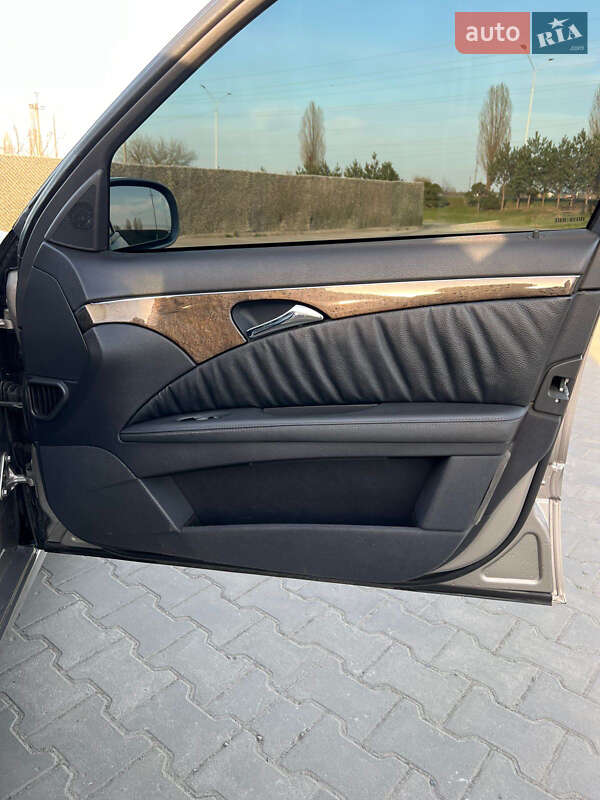 Седан Mercedes-Benz E-Class 2005 в Киеве