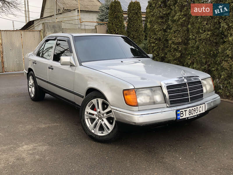 Mercedes-Benz E-Class 1989 Mercedes-Benz E-Class 1989