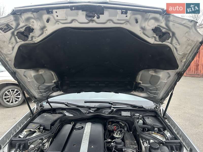 Седан Mercedes-Benz E-Class 2004 в Киеве