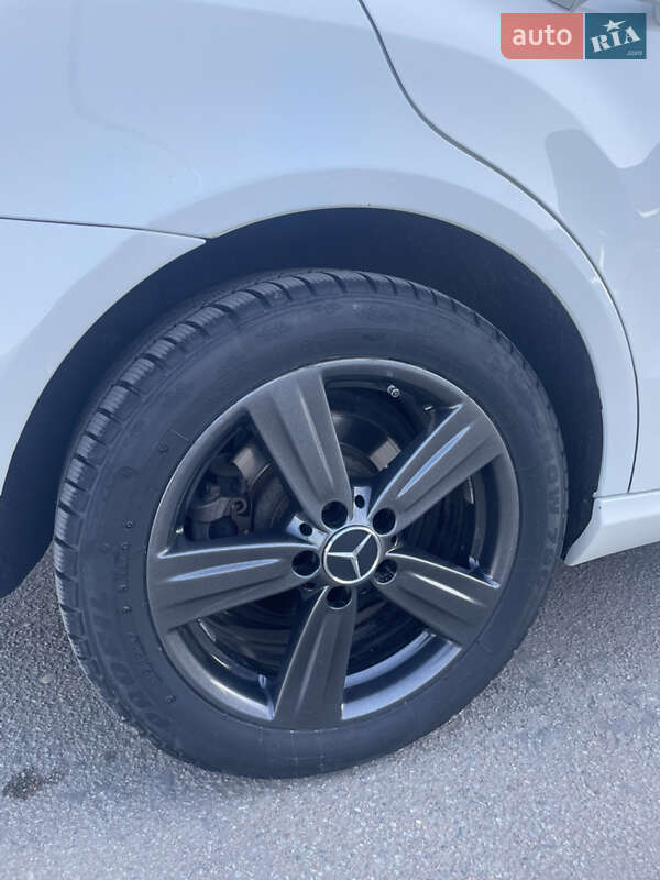 Седан Mercedes-Benz E-Class 2009 в Кам'янець-Подільському фото 88 Седан Mercedes-Benz E-Class 2009 в Кам'янець-Подільському