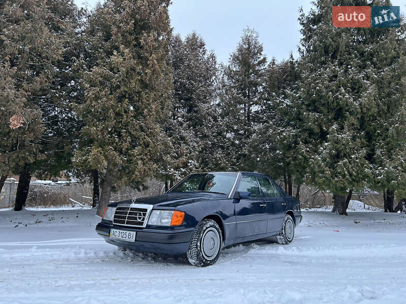 Mercedes-Benz E-Class 1993 Mercedes-Benz E-Class 1993