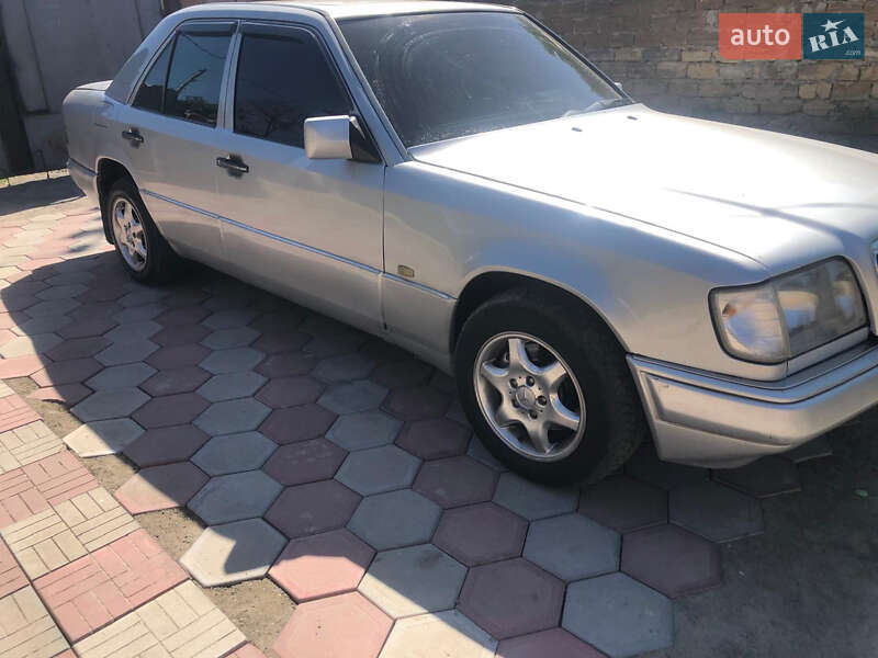 Седан Mercedes-Benz E-Class 1995 в Южном фото 5 Седан Mercedes-Benz E-Class 1995 в Южном