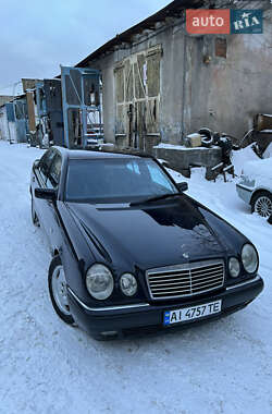 Седан Mercedes-Benz E-Class 1999 в Киеве