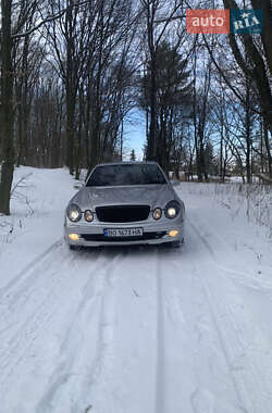 Седан Mercedes-Benz E-Class 2002 в Борщеві