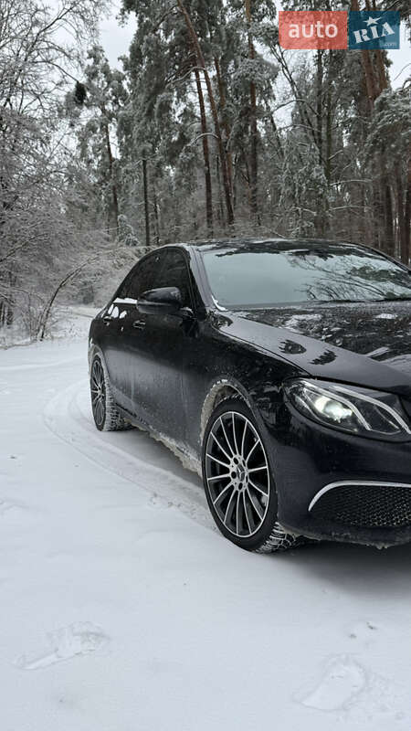 Седан Mercedes-Benz E-Class 2017 в Киеве