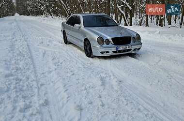 Седан Mercedes-Benz E-Class 2000 в Остроге