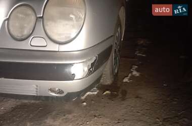 Седан Mercedes-Benz E-Class 1996 в Одессе