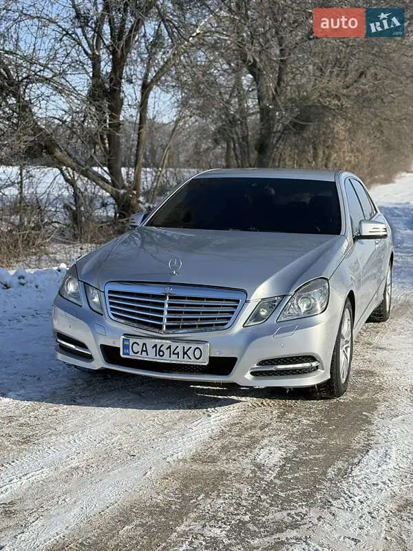 Mercedes-Benz E-Class 2011 VIN WDD2120021A493674 фото оголошення 9 з 44