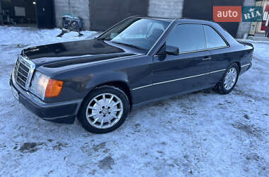 Купе Mercedes-Benz E-Class 1992 в Львове