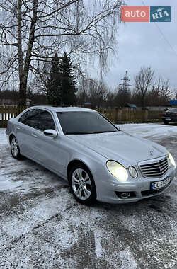 Седан Mercedes-Benz E-Class 2005 в Мостиске