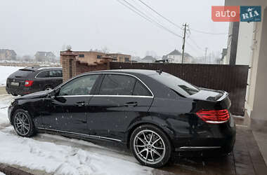 Седан Mercedes-Benz E-Class 2013 в Сторожинце