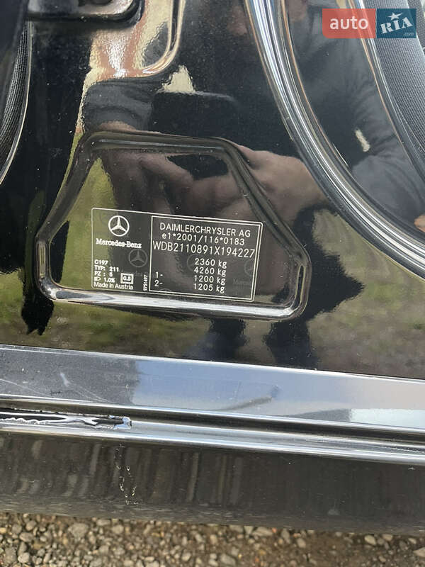 Седан Mercedes-Benz E-Class 2005 в Изе