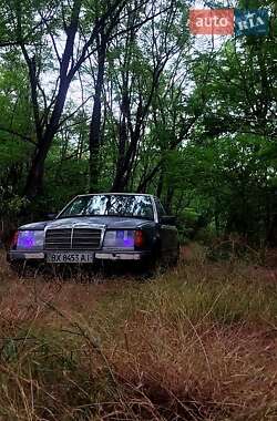 Седан Mercedes-Benz E-Class 1986 в Ананьеве