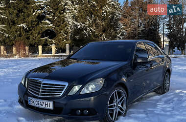 Седан Mercedes-Benz E-Class 2010 в Жмеринке