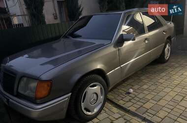 Седан Mercedes-Benz E-Class 1992 в Самборе
