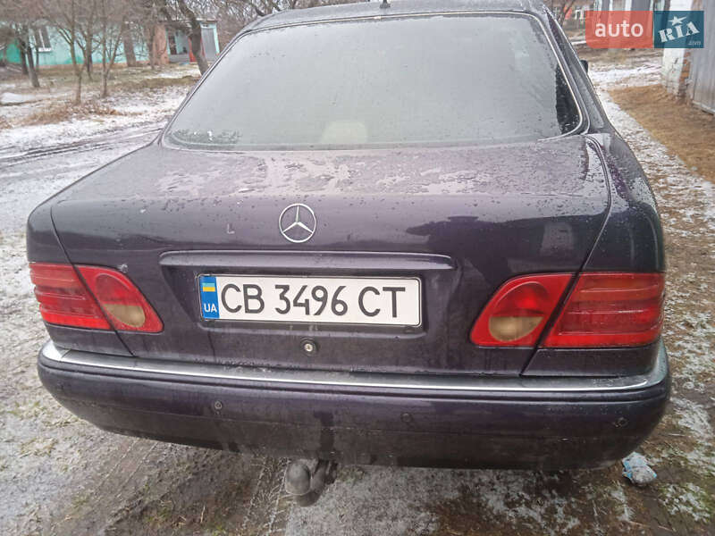 Седан Mercedes-Benz E-Class 1997 в Сребном