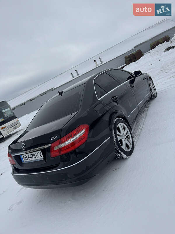 Седан Mercedes-Benz E-Class 2010 в Гайсине