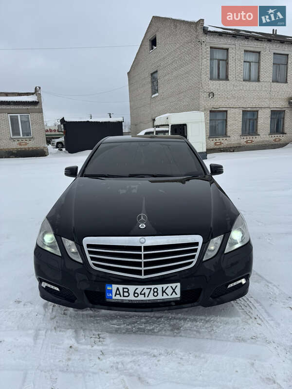 Седан Mercedes-Benz E-Class 2010 в Гайсине