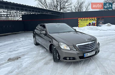 Седан Mercedes-Benz E-Class 2010 в Полонном