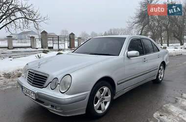 Седан Mercedes-Benz E-Class 2000 в Хотині