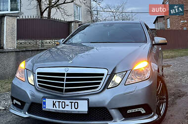 Седан Mercedes-Benz E-Class 2011 в Хусте