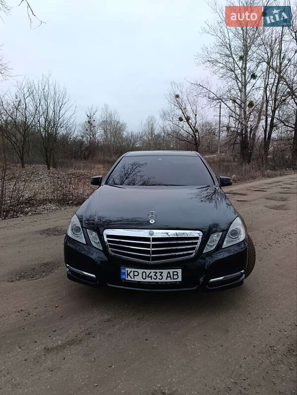 Mercedes-Benz E-Class 2011