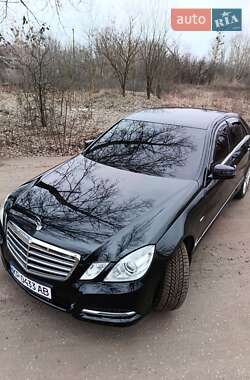 Седан Mercedes-Benz E-Class 2011 в Изюме